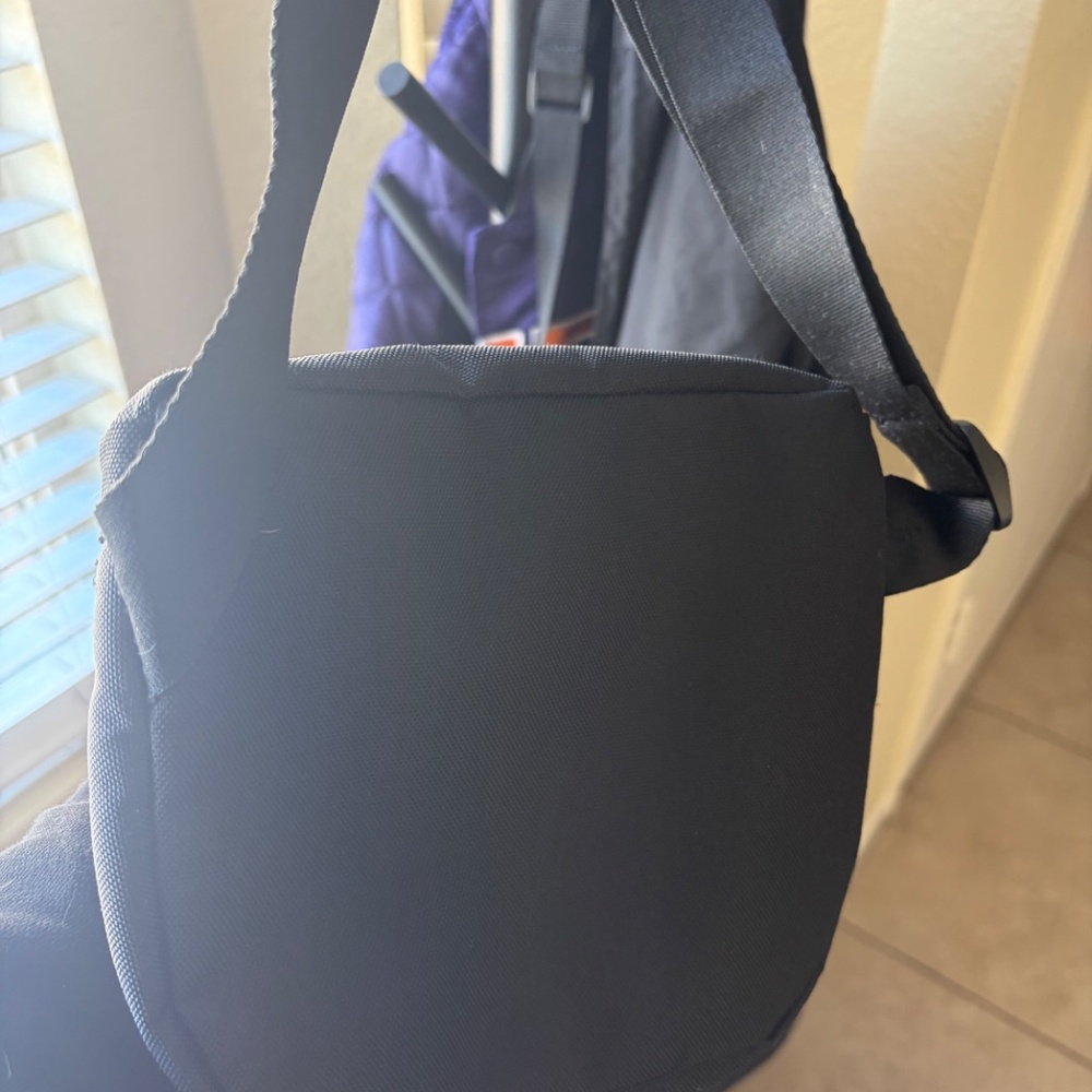 Herschel Crossbody bag - Picture 3 of 4
